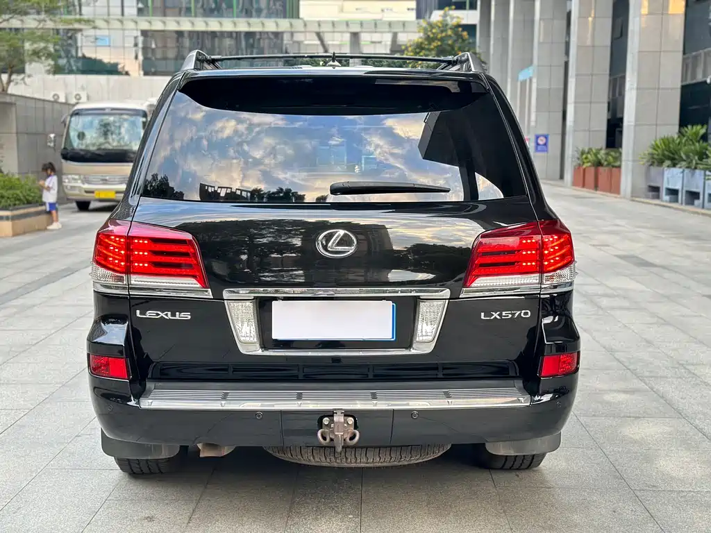 Lexus LX 570
