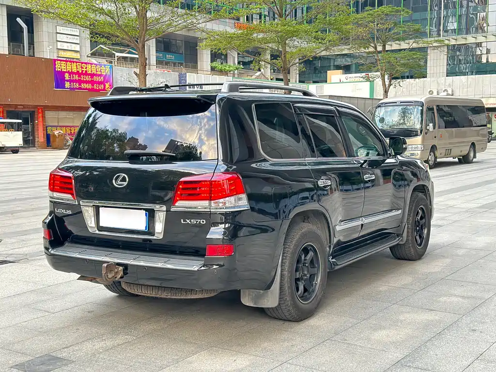 Lexus LX 570