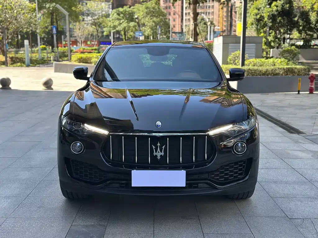 Levante 3.0 T Standard CN-V
