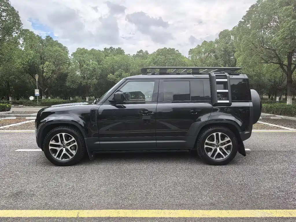 Land Rover Defender Facelift 110 3.0 T P400 Dark Special Edition