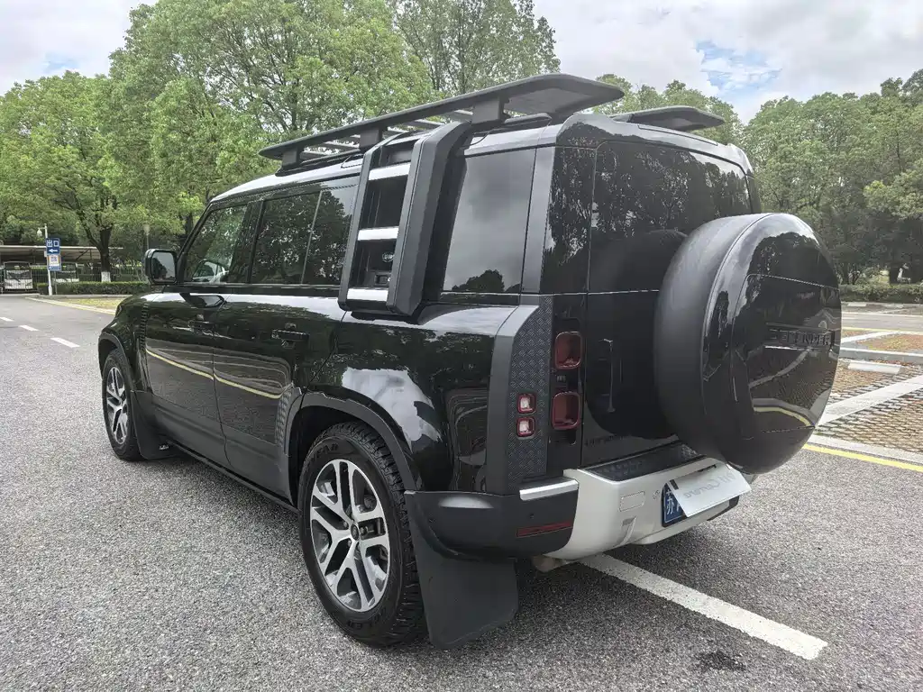 Land Rover Defender Facelift 110 3.0 T P400 Dark Special Edition