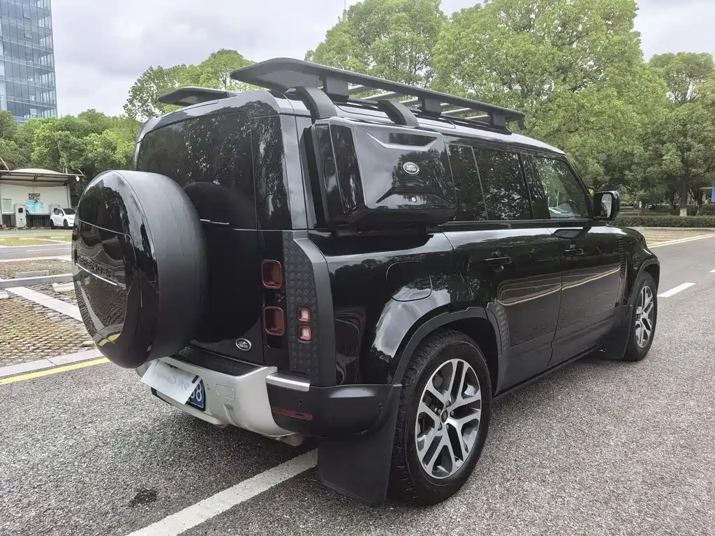 Land Rover Defender Facelift 110 3.0 T P400 Dark Special Edition