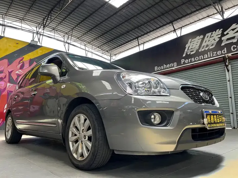 Kia Carens 2.0 L 7-seat Auto Comfort