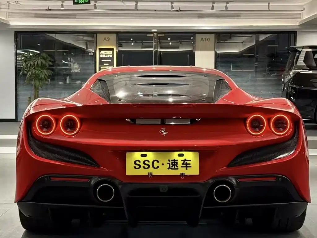 Ferrari F8 Tributo 3.9 T V8