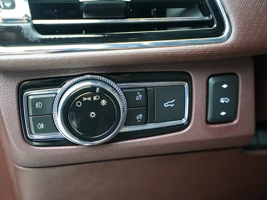 Navigator 3.5 T LWB President