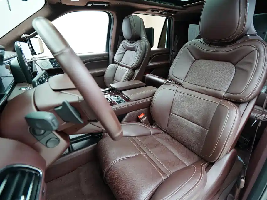 Navigator 3.5 T LWB President