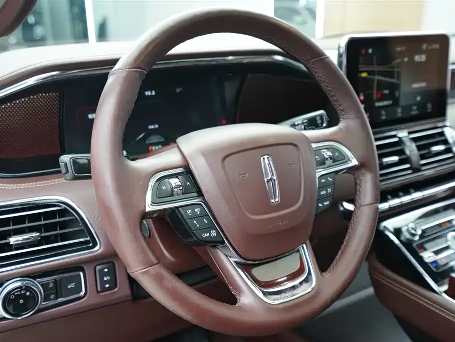 Navigator 3.5 T LWB President