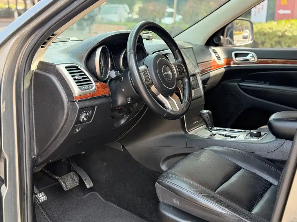 Grand Cherokee (Import) 3.6 L Comfort Enjoyment Navigation