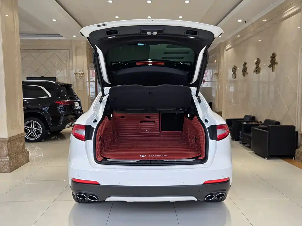 Levante 3.0 T Standard