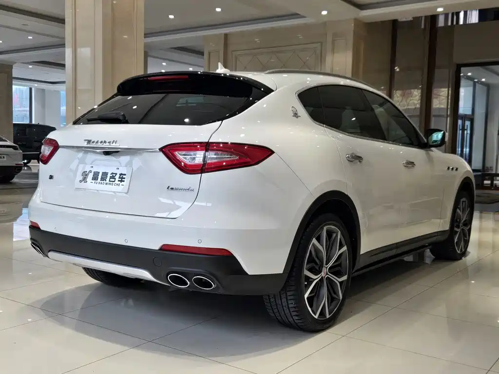 Levante 3.0 T Standard