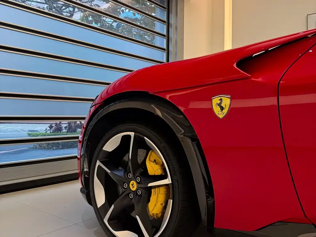 Purosangue 6.5 L V12