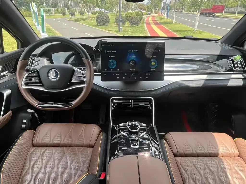Tang NEV DM 2.0 T 4 WD High Performance Genesis Flagship