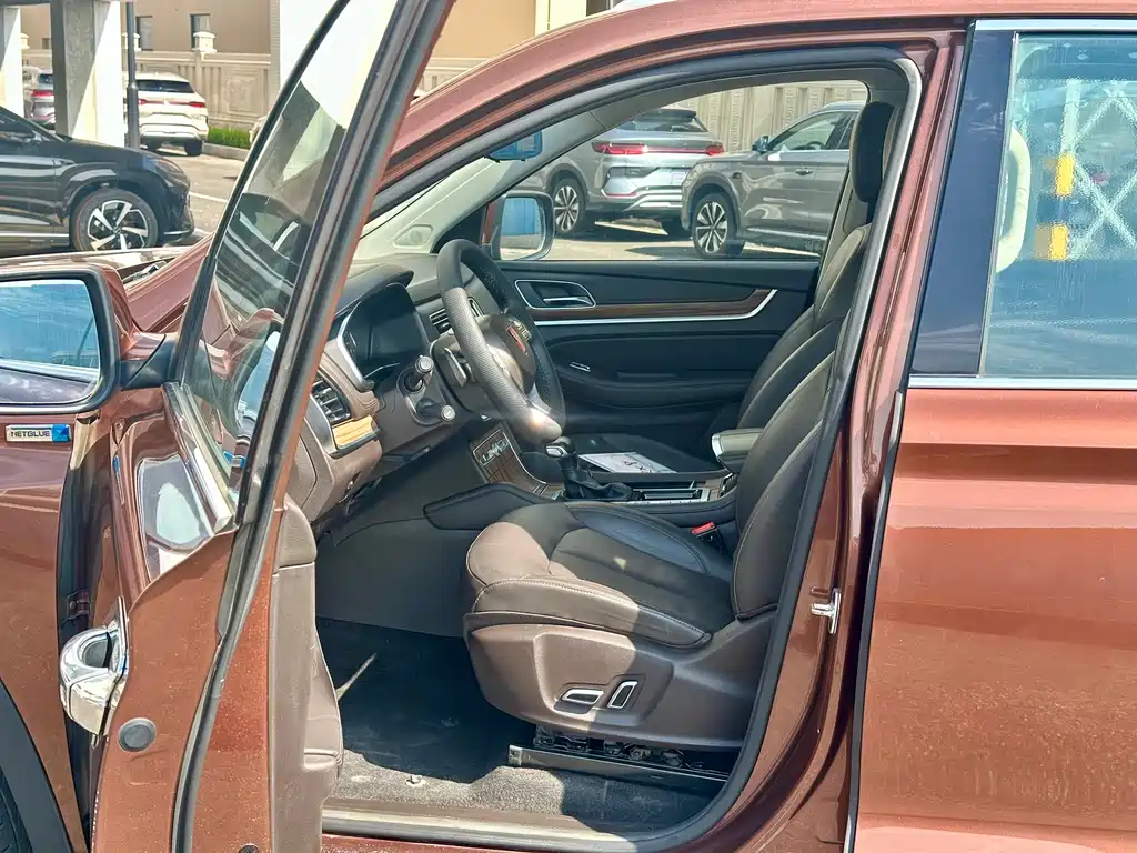 Roewe RX8 30 T Connected 2 WD Supreme
