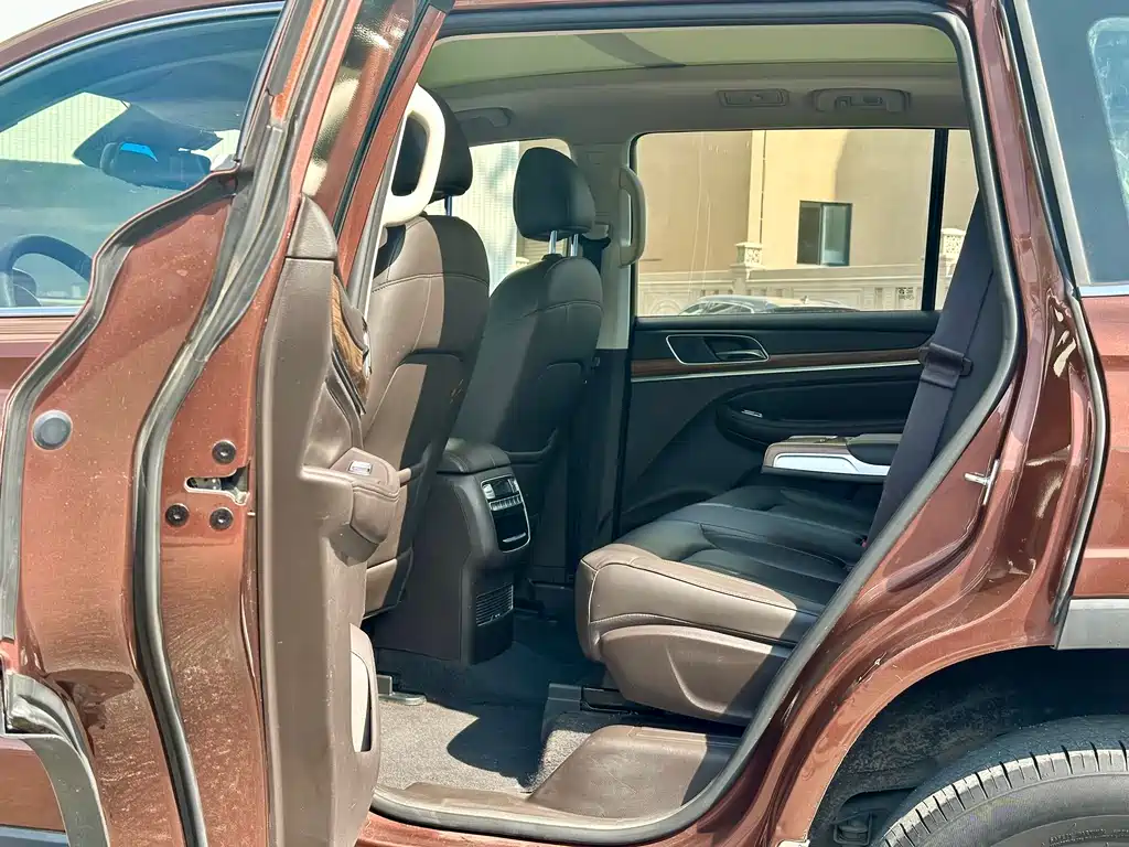 Roewe RX8 30 T Connected 2 WD Supreme