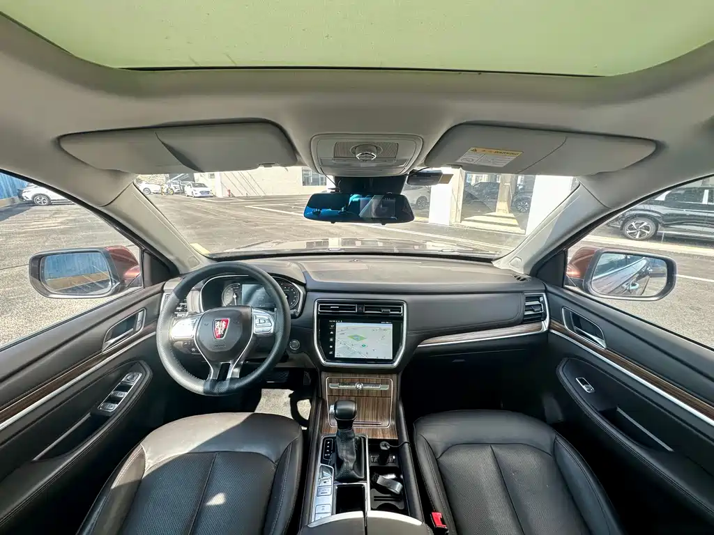 Roewe RX8 30 T Connected 2 WD Supreme