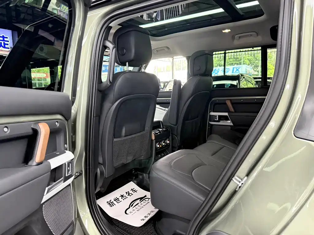 Land Rover Defender Facelift 110 3.0 T P400 Dark Special Edition