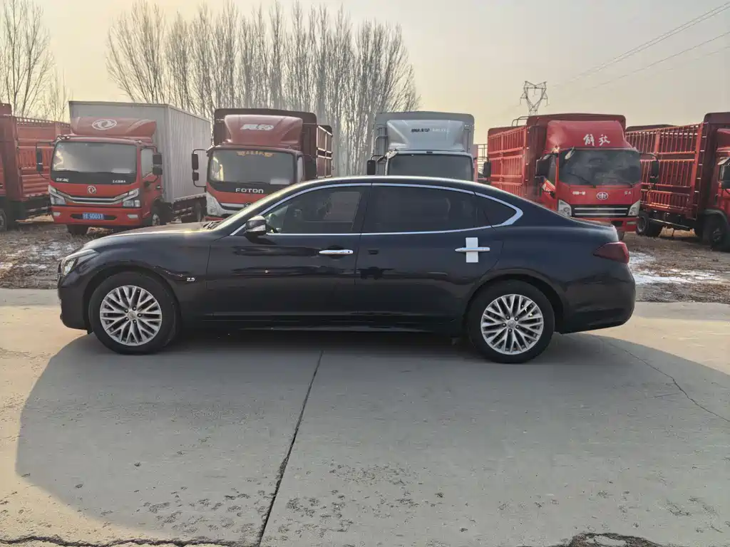 Infiniti Q70 Q70 L 2.5 L Joy