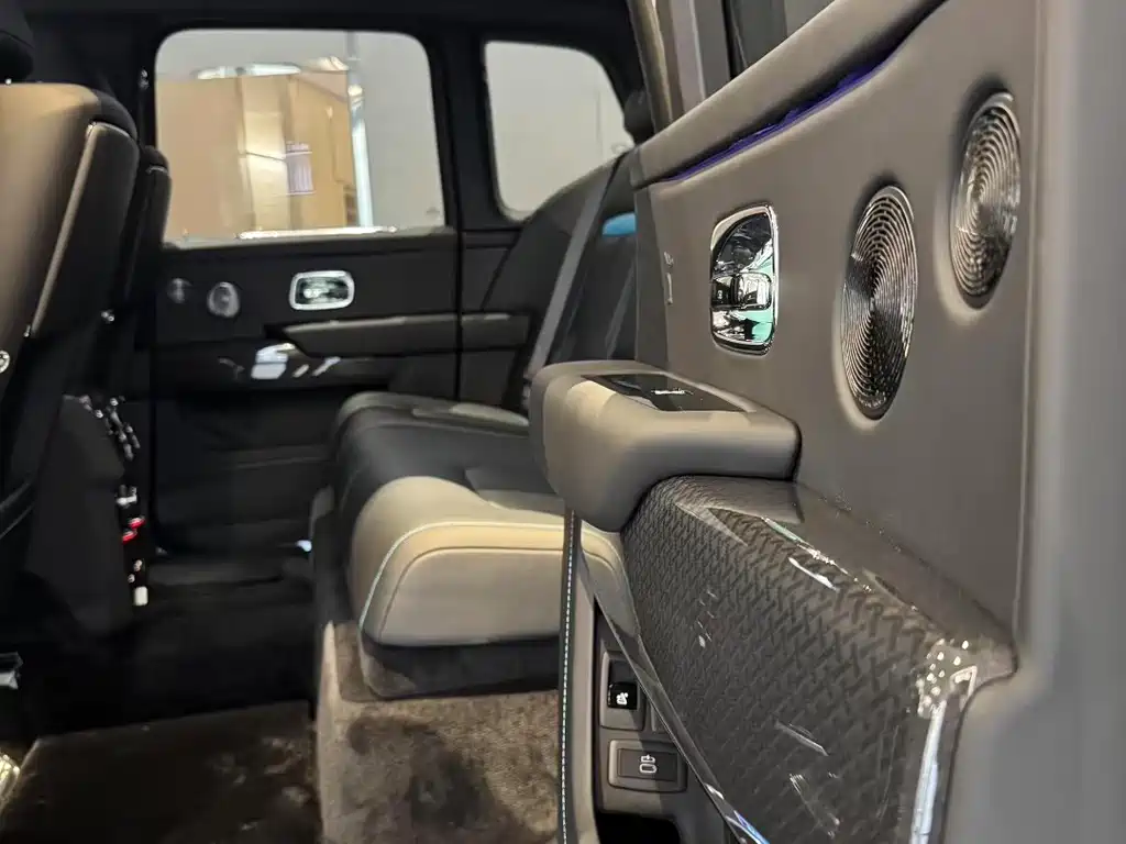 Cullinan Black Badge