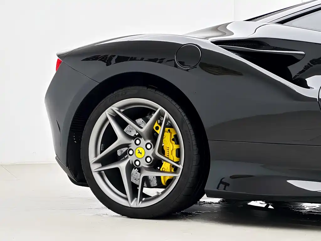 Ferrari F8 Tributo 3.9 T V8