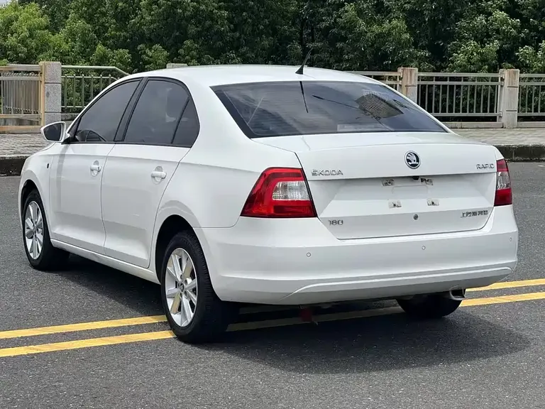 Skoda Rapid 1.6 L Auto Creation