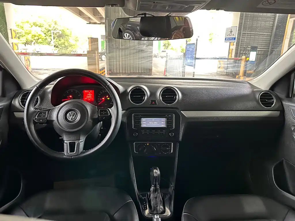 Jetta 1.6 L Auto Luxury