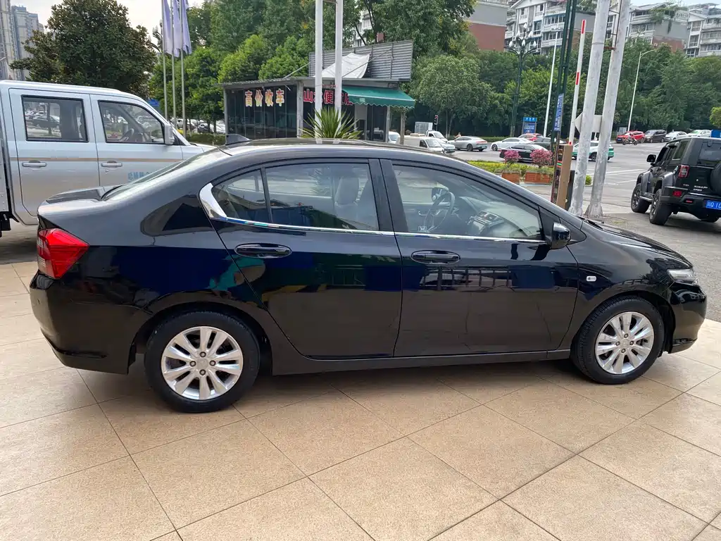 City Classic Style 1.5 L Auto Elite