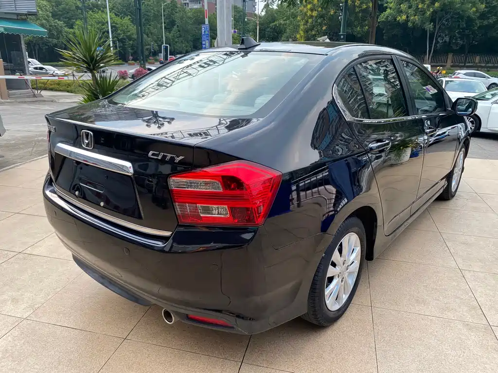 City Classic Style 1.5 L Auto Elite