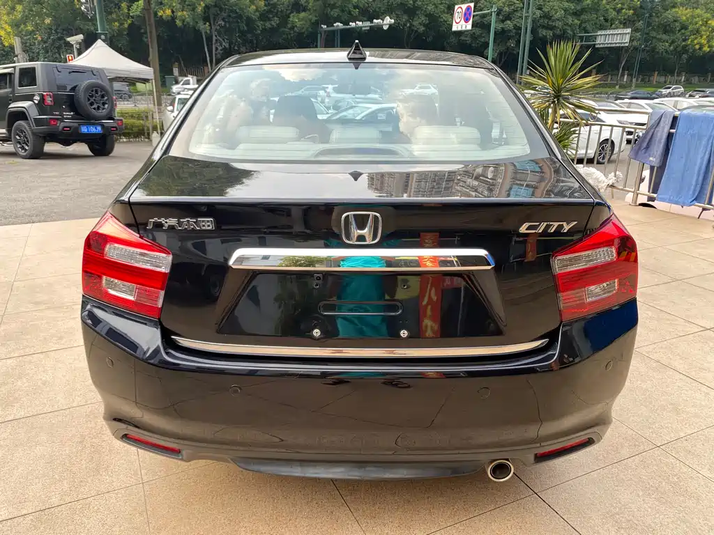 City Classic Style 1.5 L Auto Elite