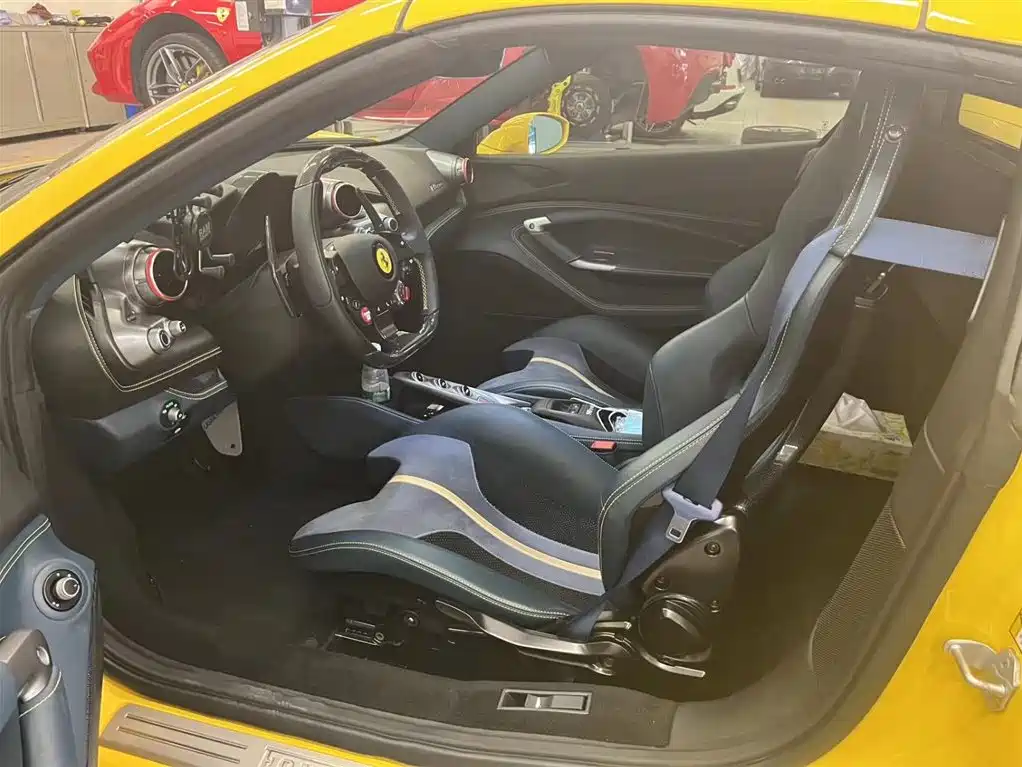 Ferrari F8 Spider 3.9 T V8