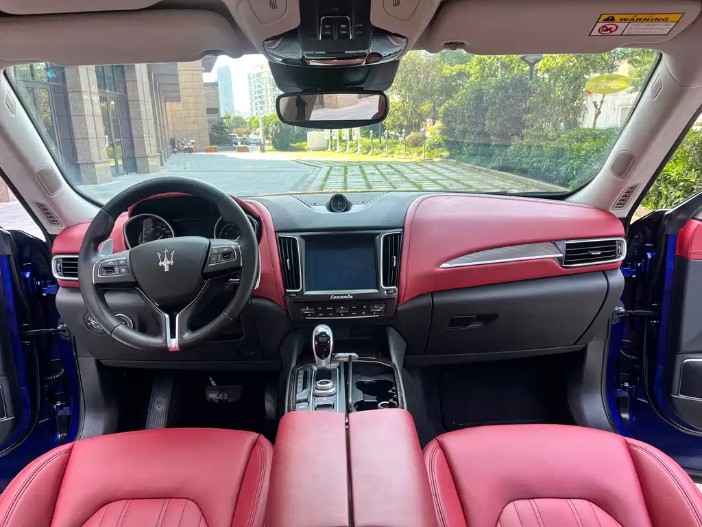 Levante 3.0 T Standard