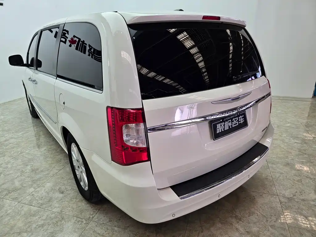 Pacifica (Import) 3.6 L Luxury