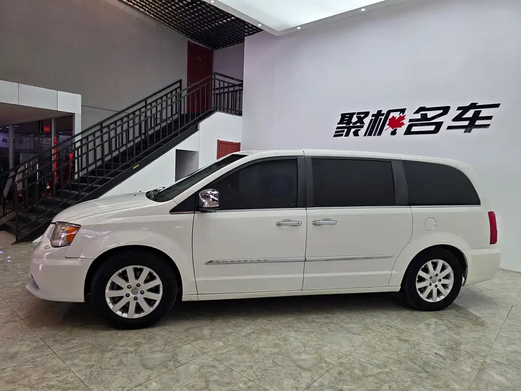 Pacifica (Import) 3.6 L Luxury