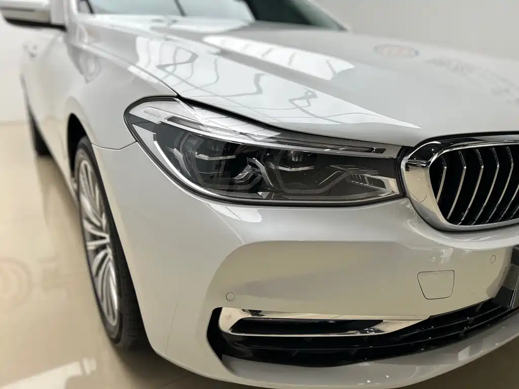 BMW 6 Series GT 630 i Luxury Design Package
