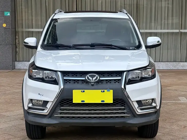 BAIC Huansu S3 S3 L 1.5 L Manual Distinguished