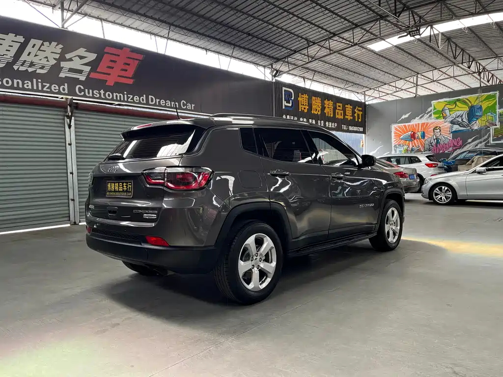 Compass 200 T Auto Home Enjoyment