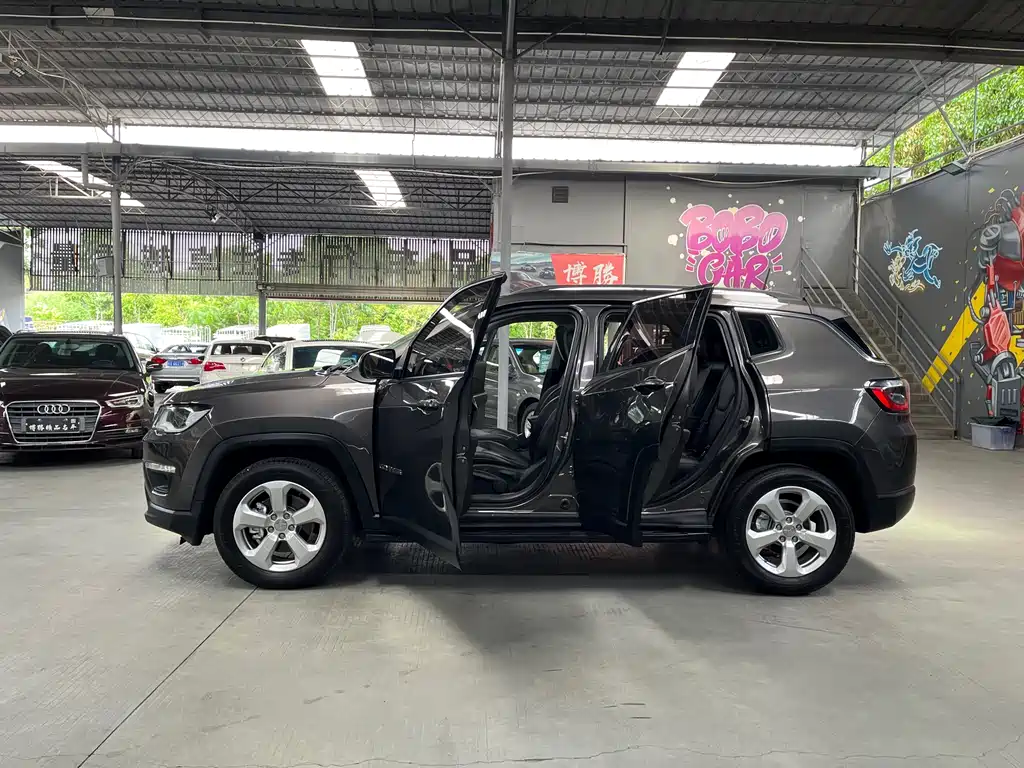 Compass 200 T Auto Home Enjoyment