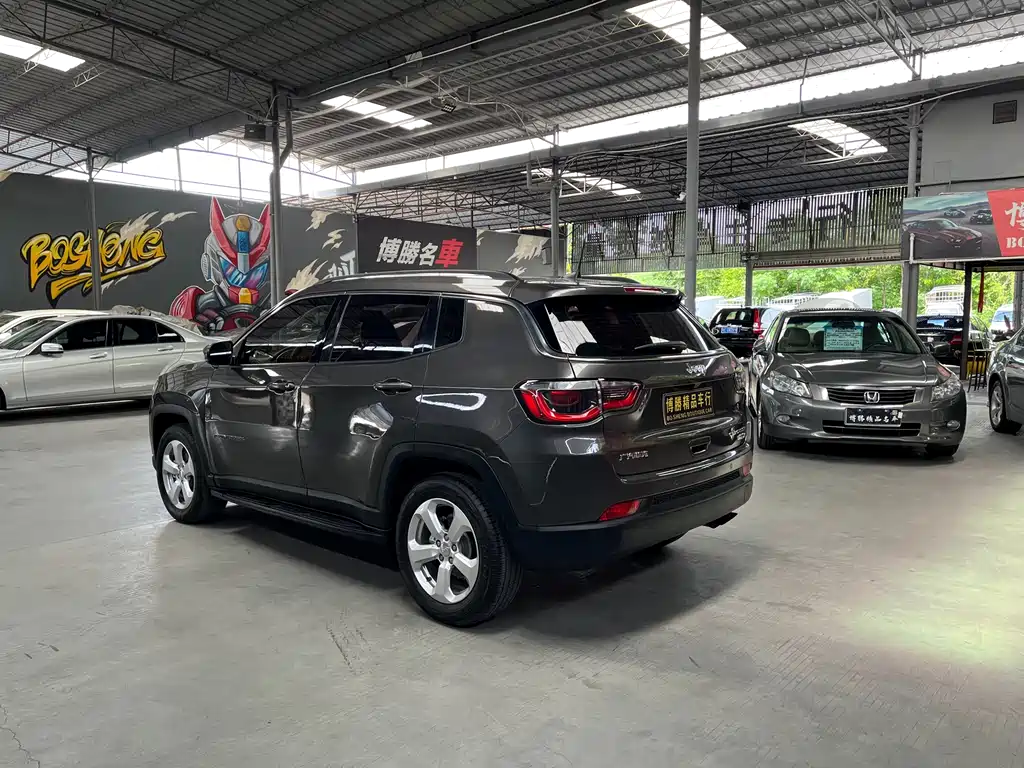 Compass 200 T Auto Home Enjoyment