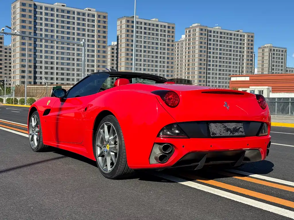 California T 4.3 L Standard