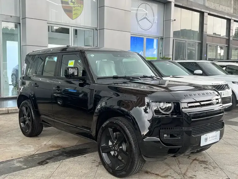 Land Rover Defender 110 3.0 T P400 X-Dynamic HSE