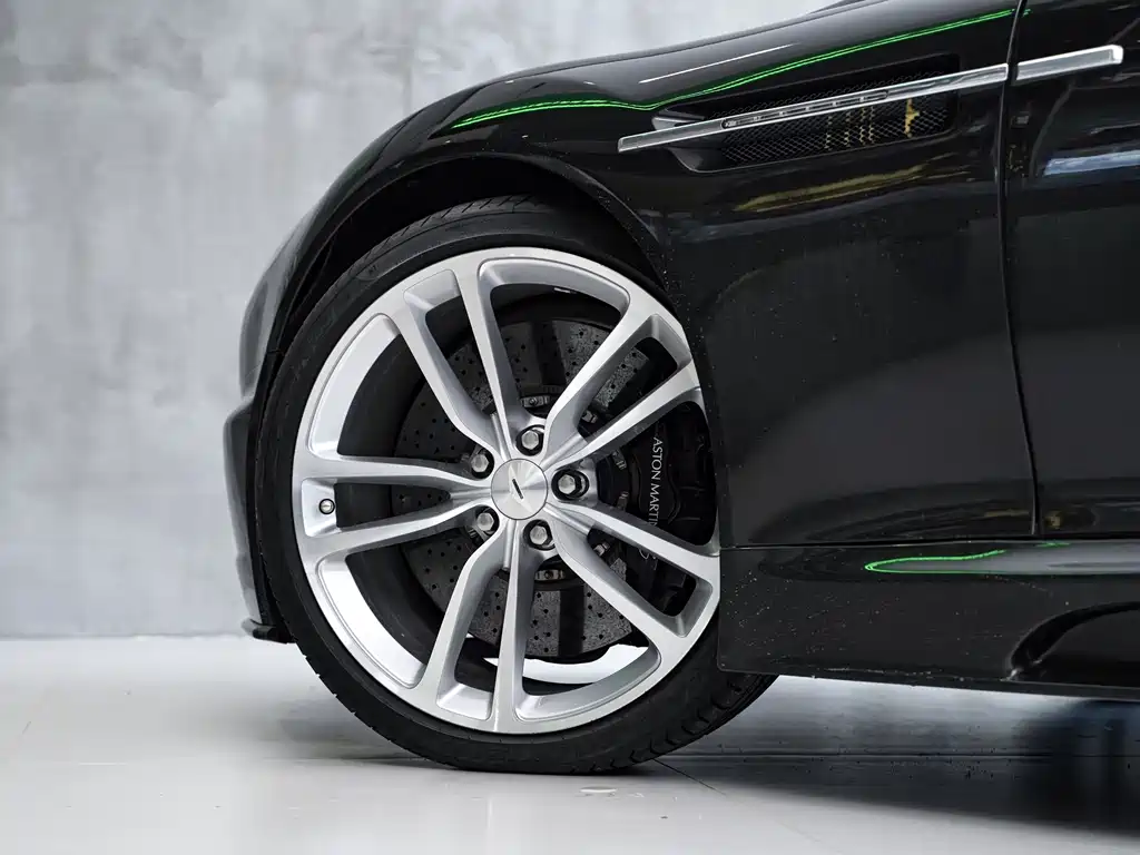 Aston Martin DBS 6.0 Touchtronic Coupe