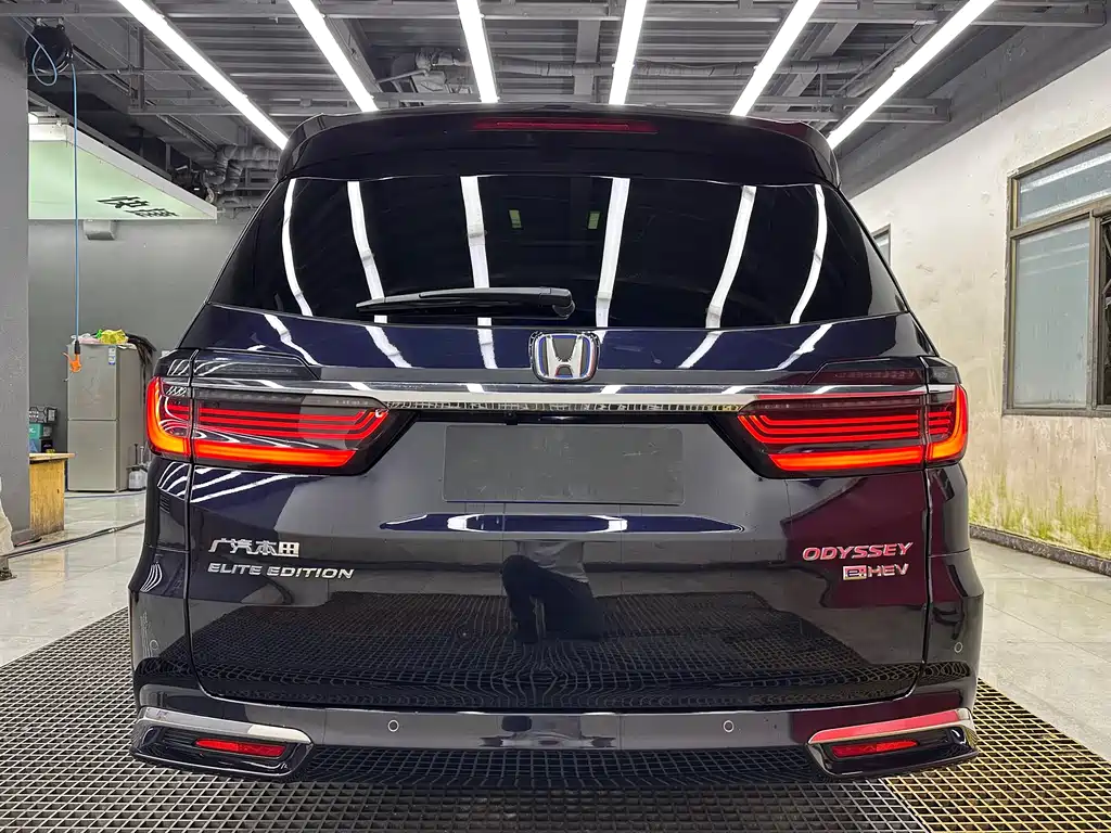 Odyssey 2.0 L e:HEV Sharp· Royal Enjoyment 4-seat