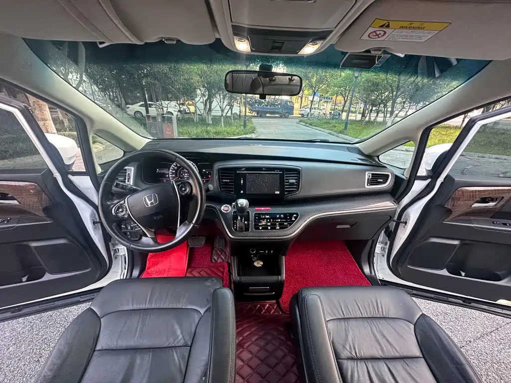 Odyssey 2.4 L Luxury