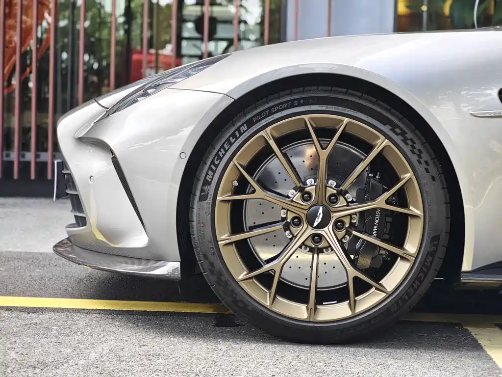 V8 Vantage 4.0 T V8 Coupe