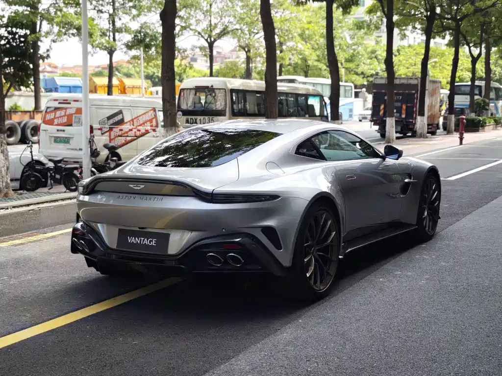 V8 Vantage 4.0 T V8 Coupe