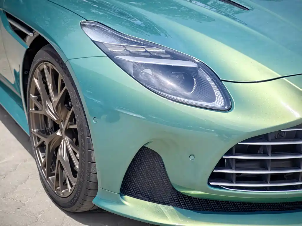 Aston Martin DB12 4.0 T V8 Coupe