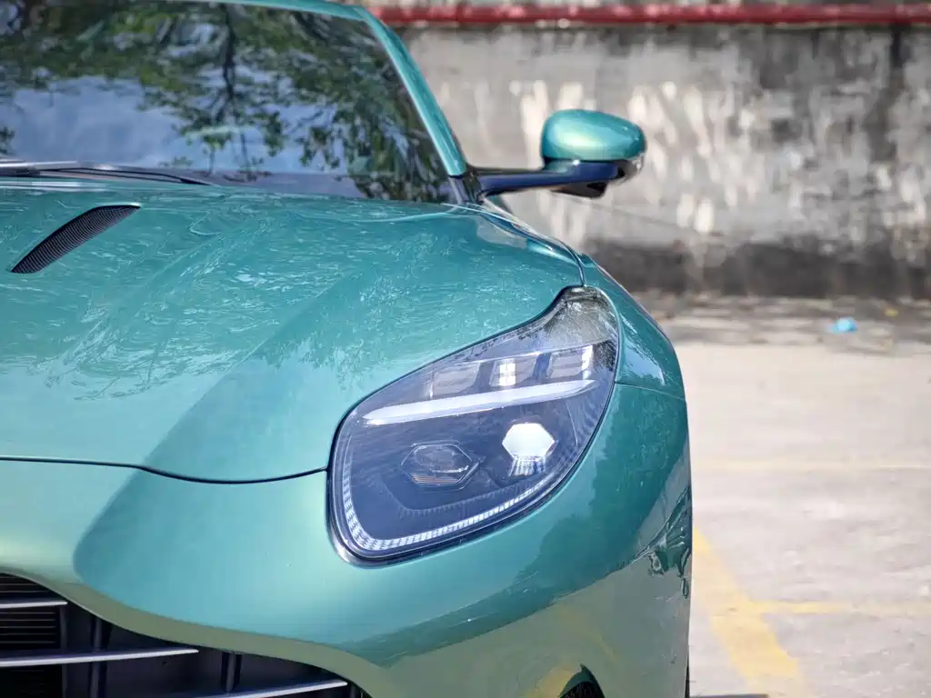 Aston Martin DB12 4.0 T V8 Coupe