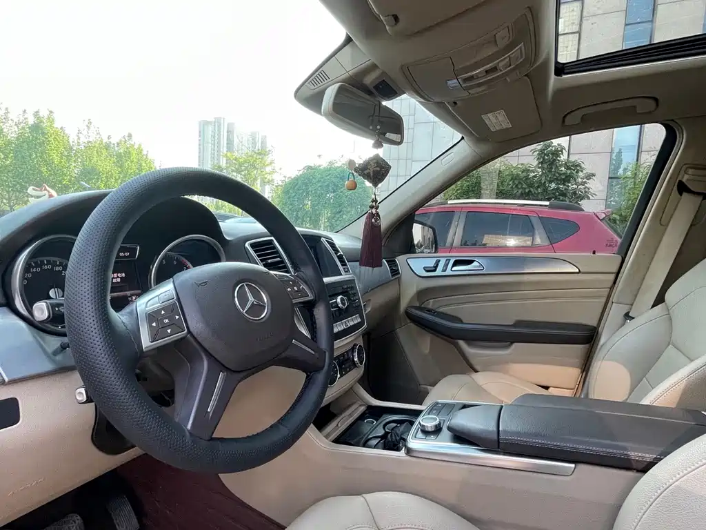 Mercedes-Benz M-Class ML 300