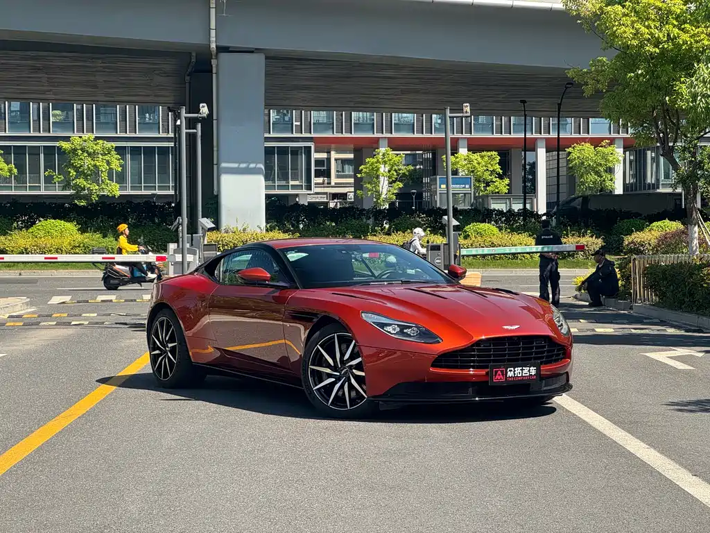 Aston Martin DB11 5.2 T First Edition
