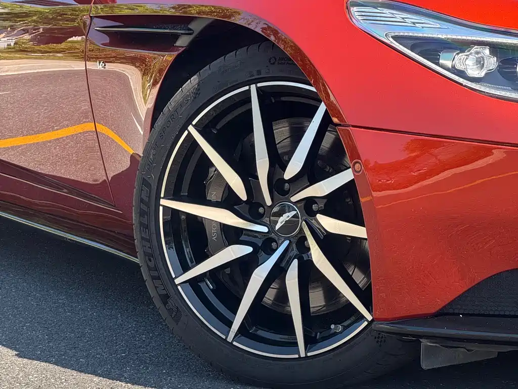 Aston Martin DB11 5.2 T First Edition