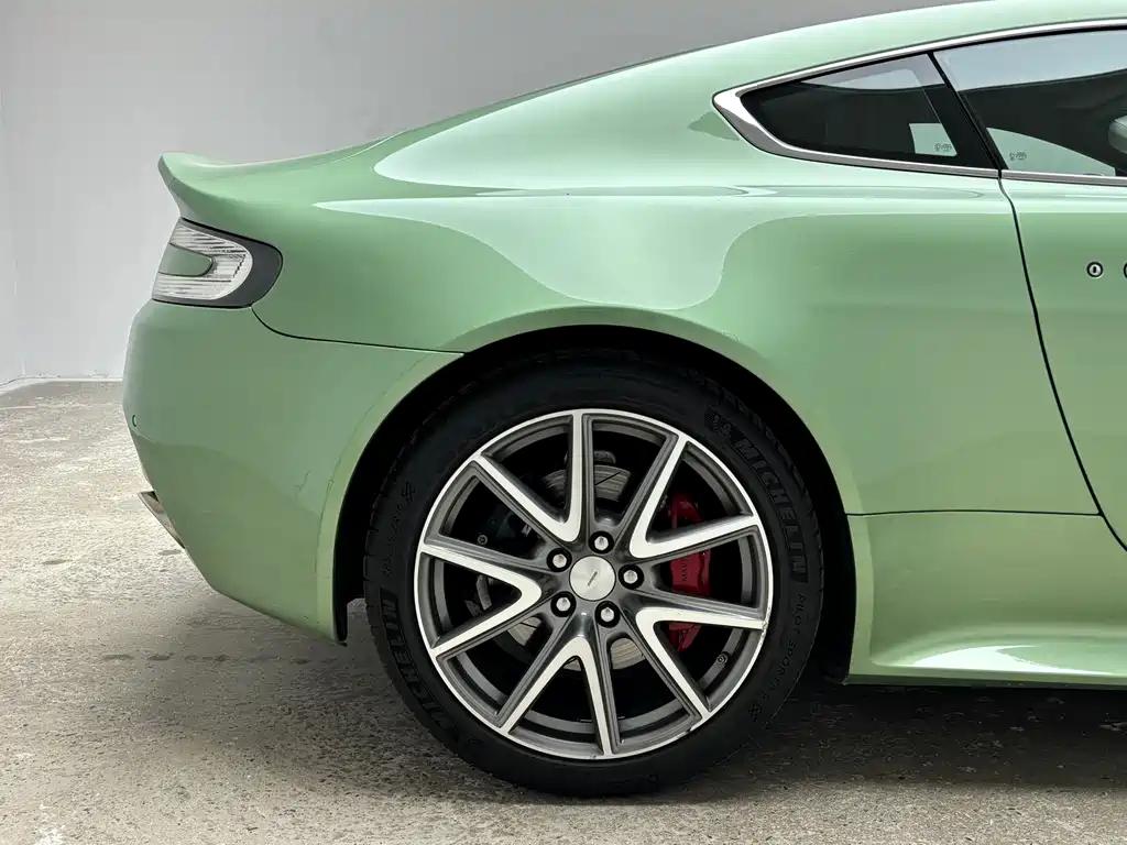 V8 Vantage 4.7 L S Coupe